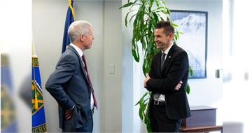 NASA與美能源部啟動月球核電計畫　拚2030年前完成反應爐佈署