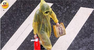 高溫飆38度！明起大雨狂炸4天　雙颱最新路徑、生成機率曝