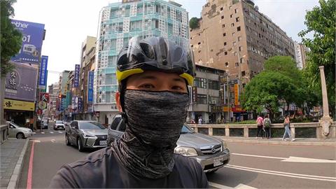 南韓歐巴騎單車環台嚐「網路負評麵店」　竟感動到起雞皮疙瘩