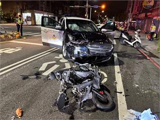 【有片】疑毒駕見警心虛逃逸！男玩命逆向、闖紅燈 猛撞巡邏車落網