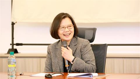 蔡英文PO文徵演講問題！11萬人歪樓喊「要回來當總統嗎」本尊回應了