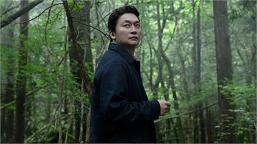 男星片場重摔遭石頭撞擊！他咬牙苦撐演完戲 驚曝「真的受傷了」