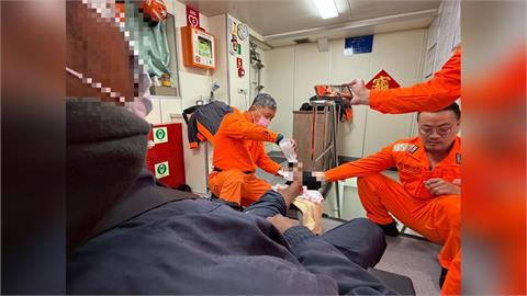 快新聞／移工海上作業斷腳趾　澎湖海巡迅速救援