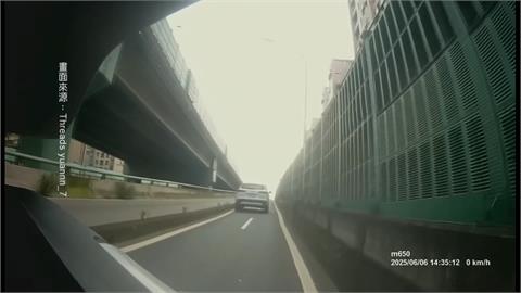 重陽橋又見「汽車誤闖機車引道」　騎士PO網「第一次遇到這種大聰明」