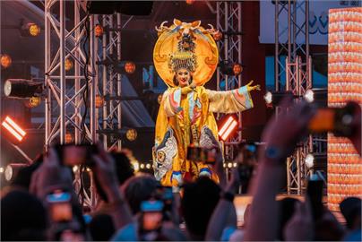 快新聞／妮妃雅巴黎文化奧運扮媽祖超驚艷　高喊：中華台北就叫「台灣」