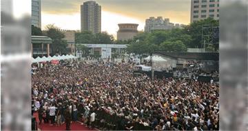 黑工樂園1／逃逸10年囂張現身聽演唱會　印尼嘉年華成「打卡熱點」