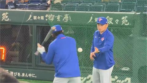 經典賽(影)／「台灣隊長」陳傑憲受傷不放棄！仍努力練習等待上場機會