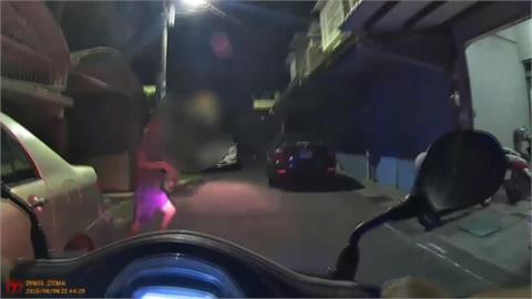 抓酒駕移工! 高雄女警機智回頭騎車成功逮人