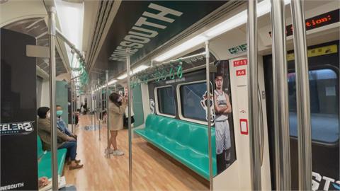 在地職籃包下高捷車廂 打造行動籃球場