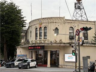 恐怖情人揮雙刀　26歲女街頭濺血倒地身亡