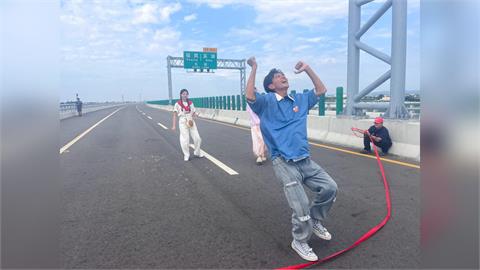 第一個節目在「台76線彰化延伸路段」錄影奔跑！李雅英當翻譯「只講重點」全場驚呆