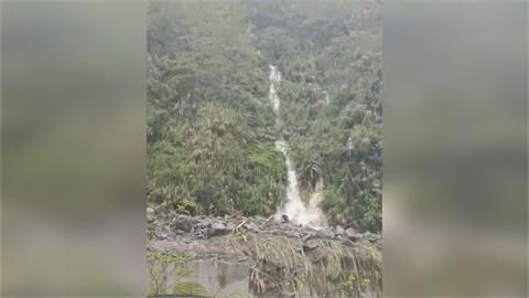新竹67線崩塌！山區豪雨引發落石坍方　泥石覆路阻通行