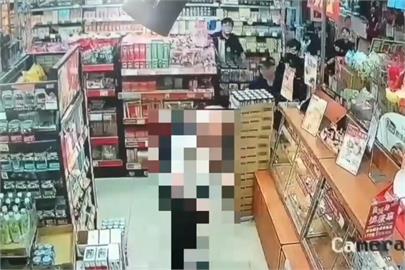 快新聞／北市東湖全聯1男持刀亂舞！　2人受傷送醫