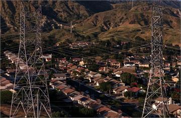 天候炎熱導致用電量暴增逼近上限　美東電網緊急限電避免崩潰