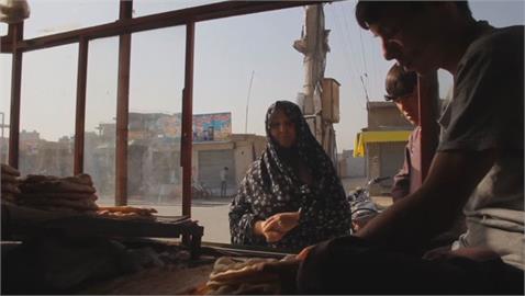 阿富汗銀行重開門 UN憂糧食危機