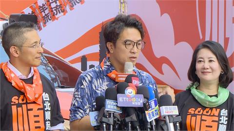 快新聞／蔣萬安想什麼？竟跑到金華國中「測鹹度」　沈伯洋比手勢酸爆