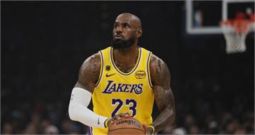 詹姆斯加盟76人震撼NBA！簽兩年800萬美元合約　坦言仍渴望爭冠