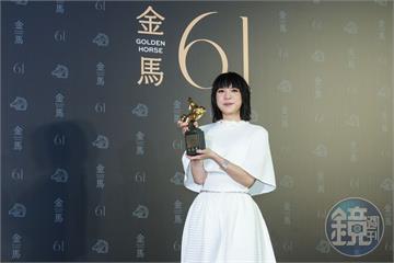 【金馬61】29歲鍾雪瑩擊敗張艾嘉、吳君如封后　意外奪獎淚流滿面