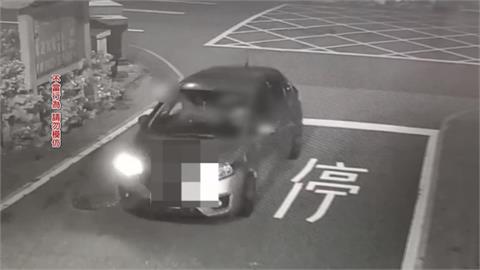 持辣椒水亂攻擊！　男子掛＂假車牌＂犯案遭逮　供稱：一時興起