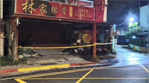 快新聞／北投「林家排骨」深夜疑氣爆！碎玻璃噴濺滿街　現場一片狼藉