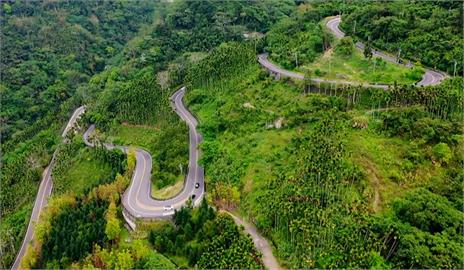 「新中橫」連貫這兩地山區地形陡峭！「峰迴路轉」美景一次看