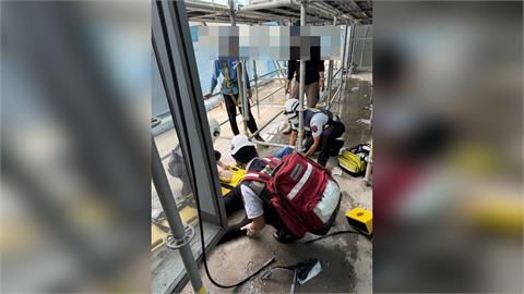 快新聞／高雄驚傳工人「17樓鷹架墜落」！當場無生命跡象