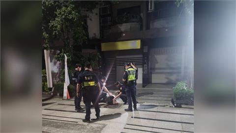 高雄毒駕男誤闖輕軌「卡軌」動彈不得　半夜吼叫下跪