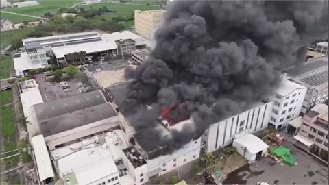 彰化福興鄉紡織廠大火　黑煙竄天　台76線.國道上可見