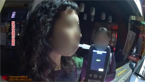 女喝燒酒雞涉酒駕 友不滿連坐罰嗆警:很無聊