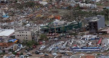 巴西南部遇強烈龍捲風！多棟民房屋頂被掀翻　至少6死、437傷