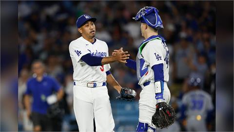 MLB(影)／道奇22億頂級終結者終於沒開劇場關門成功！總教練羅伯斯嗨喊：很高興