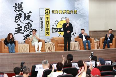 快新聞／韓指黃「人中呂布」明褒暗貶？　林俊憲酸：小藍仍須大藍治才會乖