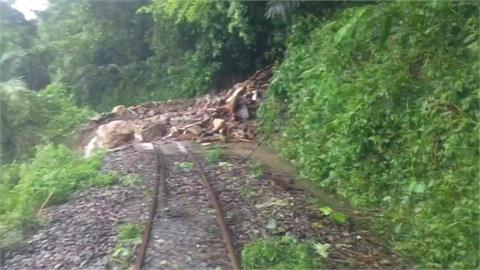 凱米颱風釀樹倒+土石崩塌　阿里山林鐵全線8月底前暫停營運