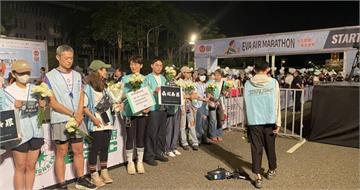 清晨衝進賽道!空服員工會怒喊「生命無價」 長榮馬拉松陷混亂