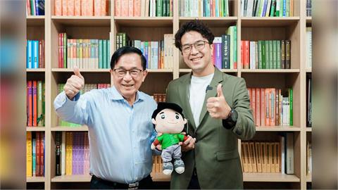 沈伯洋同框阿扁！兩人互加LINE笑虧「他10點被收手機」錯開陳其邁