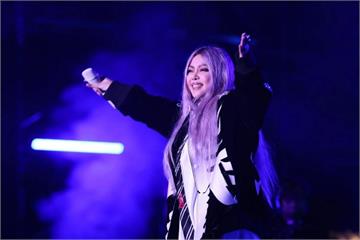 阿妹回台東炸翻全場　連唱90分鐘被讚「史上最頂跨年」