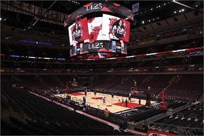 NBA(影)／公牛主場戰尼克舉行「玫瑰之夜」　下賽季將退休「飆風玫瑰」1號球衣
