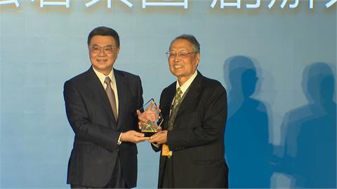 台灣創投40年! 施振榮獲獎談創業理念"繼續無中生有"