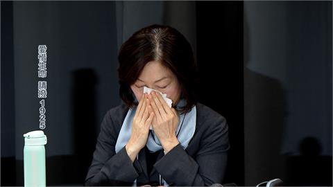勞動部「霸凌輕生案」　兩官員淚灑記者會、分署長遭拔官
