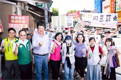 快新聞／挺823「拔羅波」掃新店建國市場   蘇巧慧：盼113立委堅守台灣優先