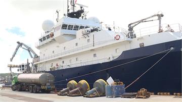 美海軍科研船「莎莉萊德號」  基隆港進港補給