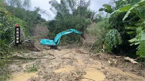 高雄田寮內安橋土石坍方　約30住戶受困　土雞城「兩度遭泥流灌入」公休清理