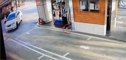 罕見！女駕駛誤踩油門　加油站男員工「這部位」突出十公分被撞傷