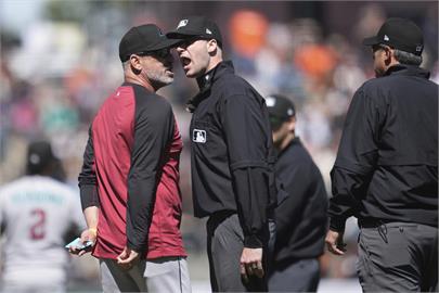MLB(影)／響尾蛇總教練遭裁判驅逐出場　不甘心馬上用行動報復