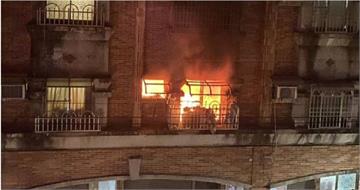 高雄大寮民宅凌晨驚傳火警！爆炸震碎玻璃　1住戶腹部流血急送醫