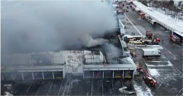 波蘭倉庫大火非人為縱火！電動滑板車「電池自燃」釀禍