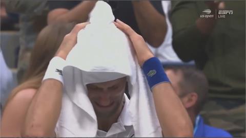 喬科維奇美網決賽直落三輸球　全滿貫記錄飛了摔拍爆哭
