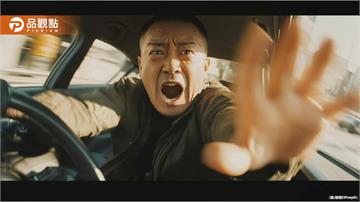 驚！毒駕男逆向暴衝翻車 母子死裡逃生畫面曝光