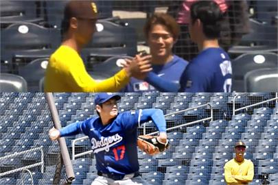 MLB(影)／脫帽向前輩敬禮！大谷翔平致敬達比修　「日本三巨頭」場邊寒暄引關注