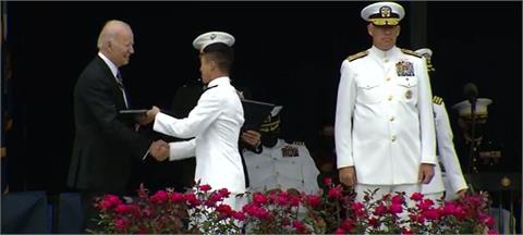 海軍官校畢業致詞 拜登猛批中俄領導